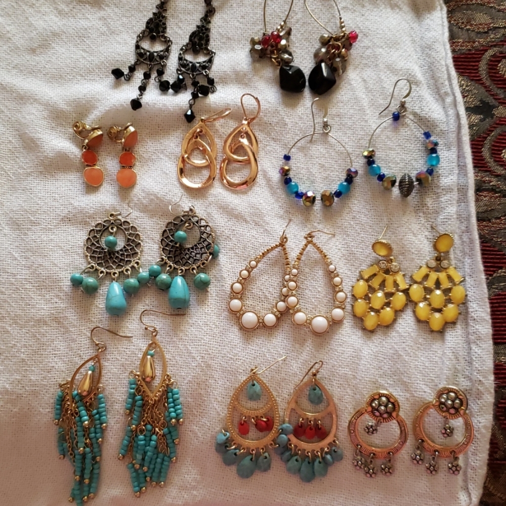 14 pieces drop earrings and 3 pieces pendant